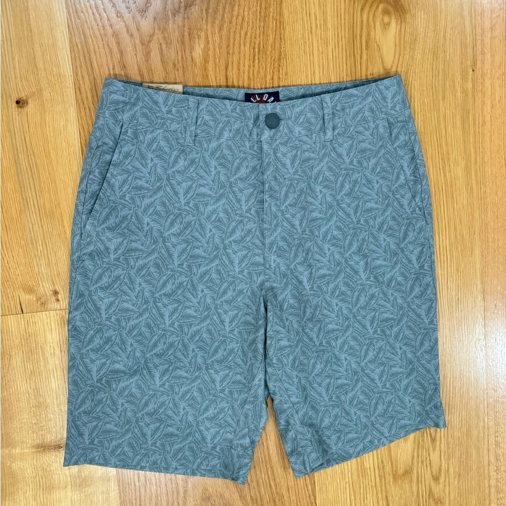 Faherty Men’s All day short size 28 in green leafy print NWT
